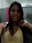 Caiu na Net Cassia Moreninha Tirando a Roupa