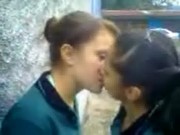 Irmãs Lésbicas Se Beijando Caiu na Net
