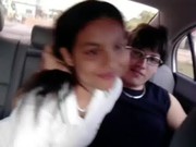 Novinha Flagra Boquete Amador no Carro na Saída da Escola