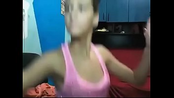 Menina magrinha da bunda linda leva rola grossa e mama em video de sexo caseiro